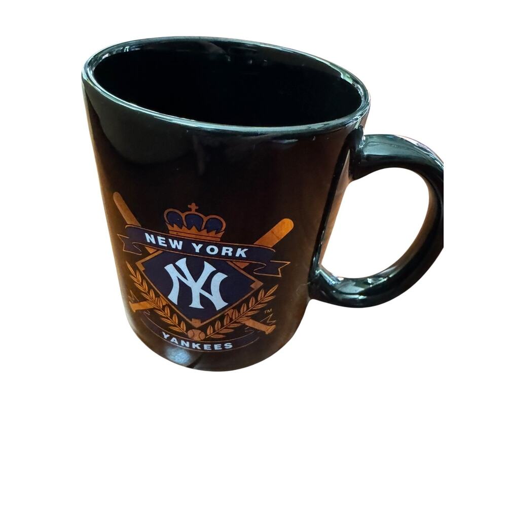 New York Yankees Coffee Mug Black Ceramic MLB Baseball Crown Bats Logo Vintage